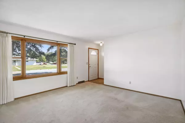 Bloomington, MN 55420,715 E 84th ST