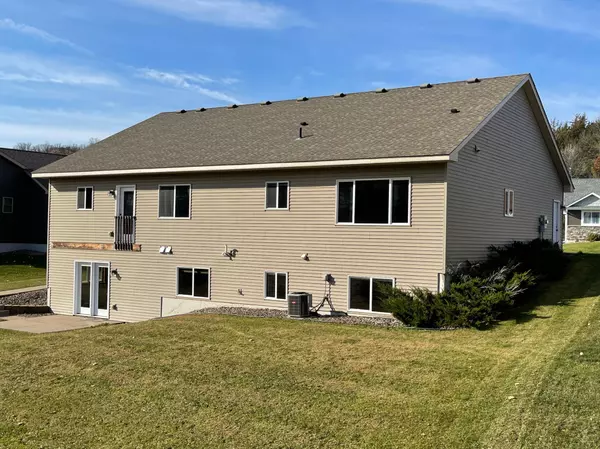 River Falls, WI 54022,550 Glenmeadow ST