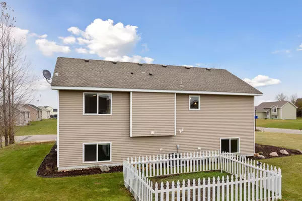 Somerset, WI 54025,419 Lyn LN