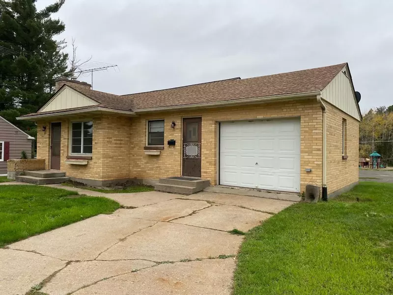 15 N 4th ST W, Aurora, MN 55705