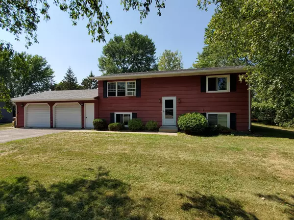 1416 Ridgeview TER NE, Alexandria, MN 56308