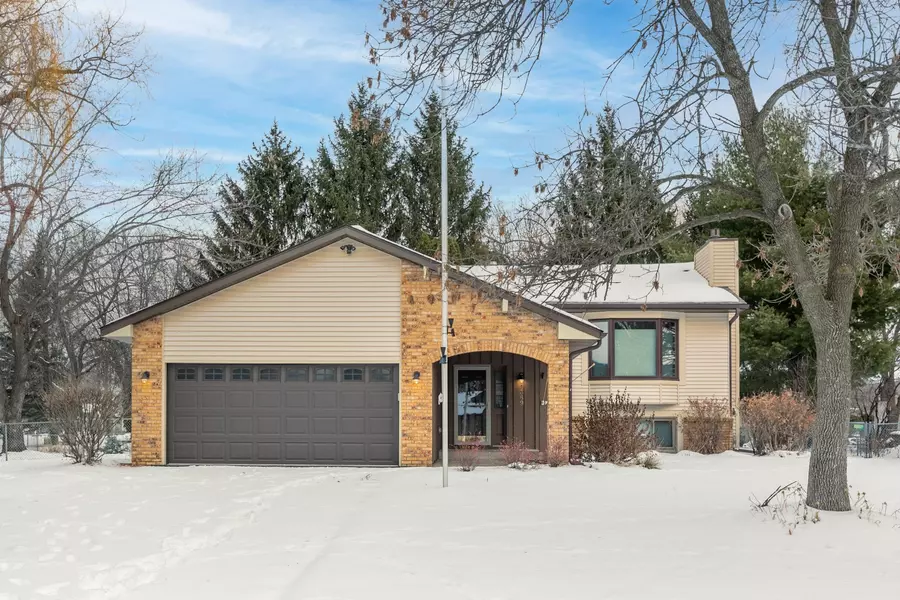 1369 Brandlwood RD, White Bear Twp, MN 55110