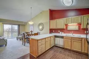 Chanhassen, MN 55317,1321 Lake DR W #313