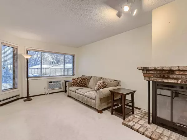 Saint Louis Park, MN 55416,2260 Ridge DR #12