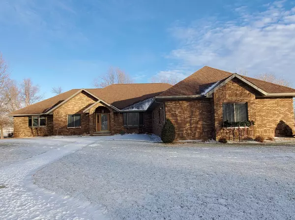 807 Fairway DR, Pipestone, MN 56164