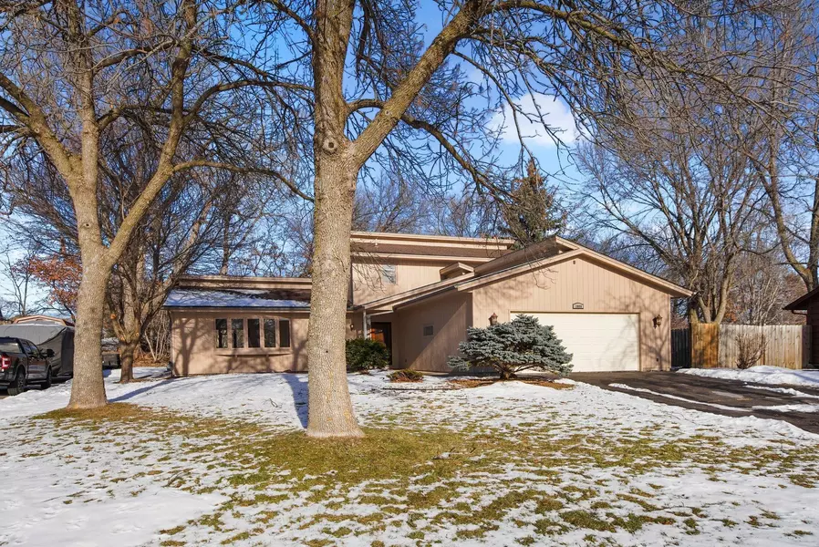 1008 April PL, Burnsville, MN 55306