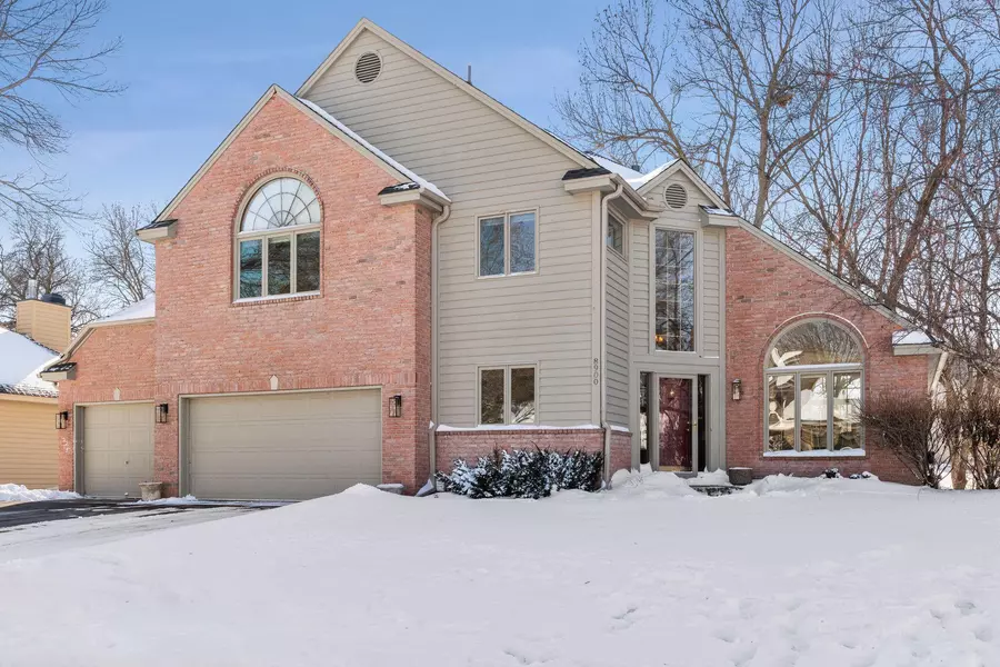 8900 Flesher CIR, Eden Prairie, MN 55347