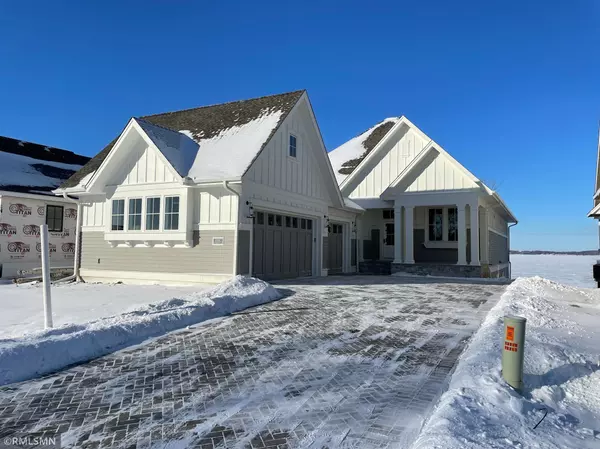 135 Lakeshore Circle, Waconia, MN 55331