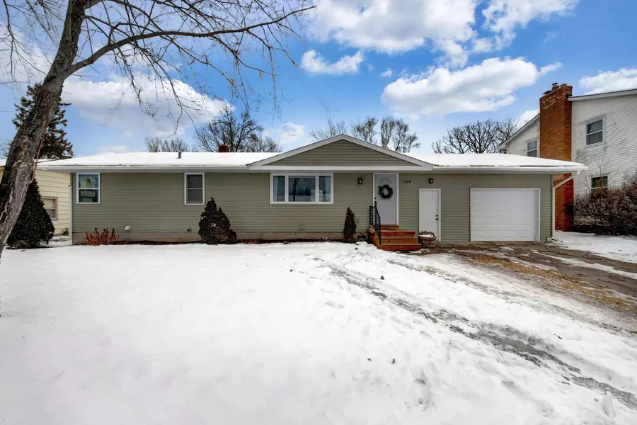 7128 Cahill AVE, Inver Grove Heights, MN 55076