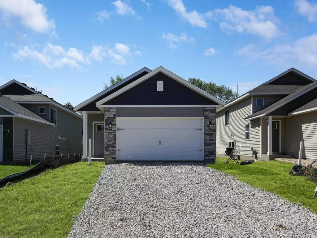 Inver Grove Heights, MN 55076,7387 Degrio WAY