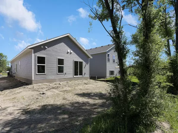 Inver Grove Heights, MN 55076,7387 Degrio WAY