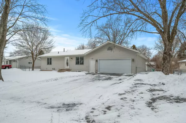 6837 Upper 162nd ST W, Lakeville, MN 55068