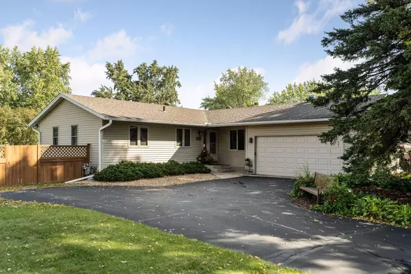 7071 Upper 164th ST W, Lakeville, MN 55068