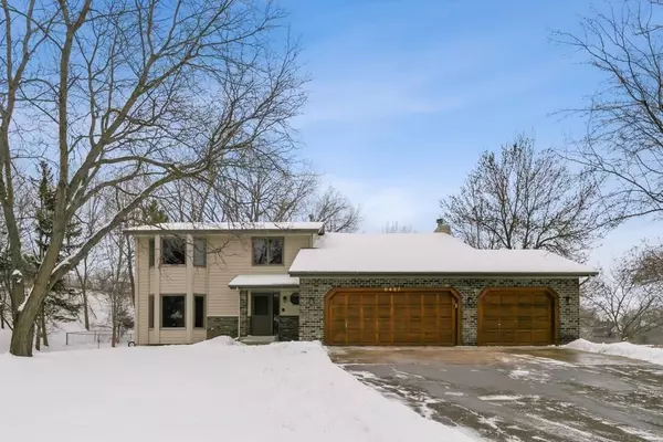 Eden Prairie, MN 55346,6487 Bay DR