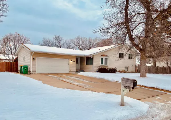 7201 Dallas RD, Brooklyn Center, MN 55430