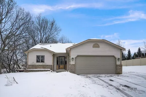 4182 Braddock TRL, Eagan, MN 55123