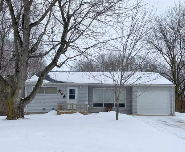 963 Lakeview AVE, Windom, MN 56101