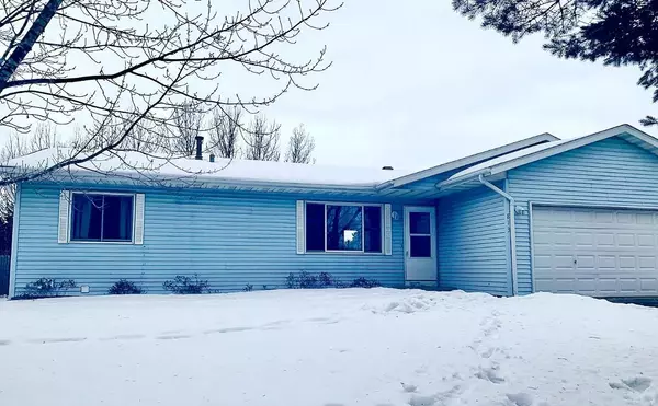 813 Page ST SW, Isanti, MN 55040