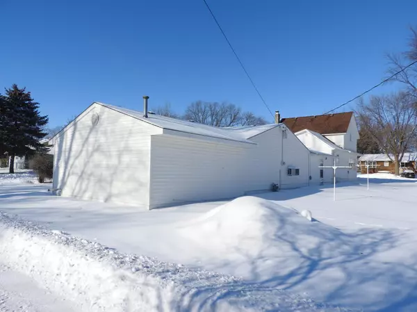 Glencoe, MN 55336,1804 15th ST E