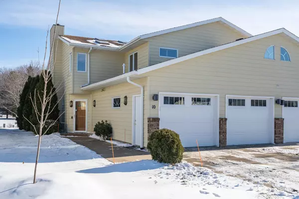 10 Augusta PL,  Owatonna,  MN 55060