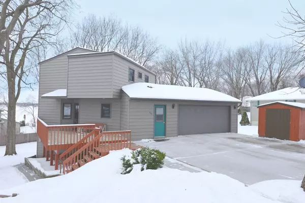 123 Fairlawn AVE E, Winsted, MN 55395