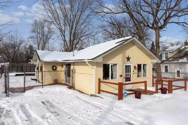 417 Warner AVE S, Willernie, MN 55090