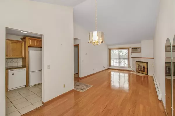 3420 Golfview DR #306, Eagan, MN 55123