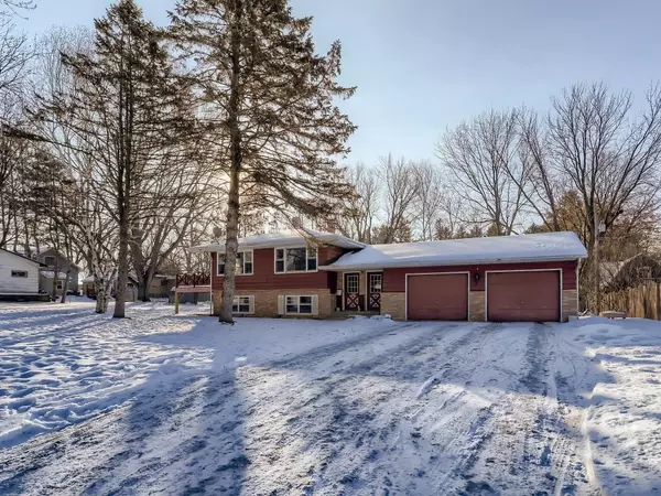 106 W Elm ST, Roberts, WI 54023