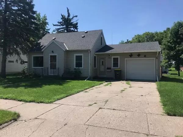 Redwood Falls, MN 56283,718 E Wyoming ST