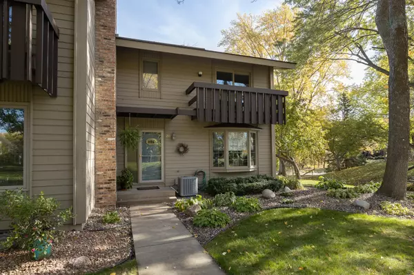 Burnsville, MN 55337,28 Birnamwood DR