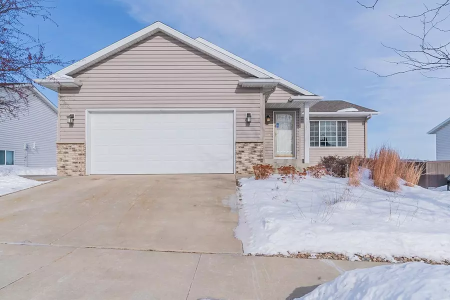 5635 Kingsbury ST NW, Rochester, MN 55901