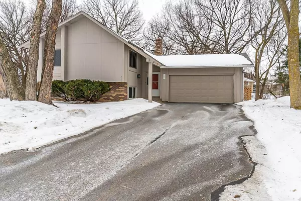 Burnsville, MN 55337,909 Park PL