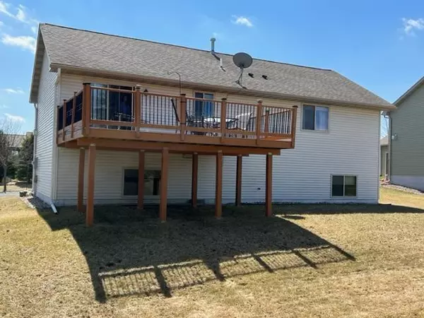 River Falls, WI 54022,2697 Hilltop LN