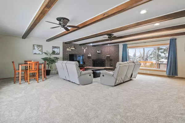 Mendota Heights, MN 55118,976 Kay AVE