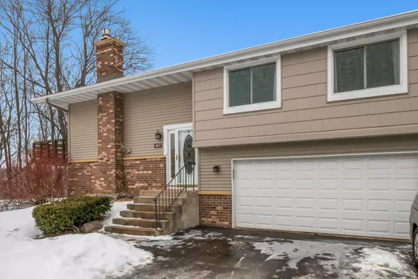 9617 Ensign CIR, Bloomington, MN 55438