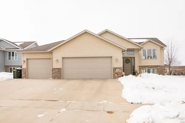 4600 Tundra LN NW, Rochester, MN 55901