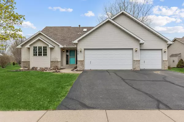 1572 Windsor DR S, Shakopee, MN 55379