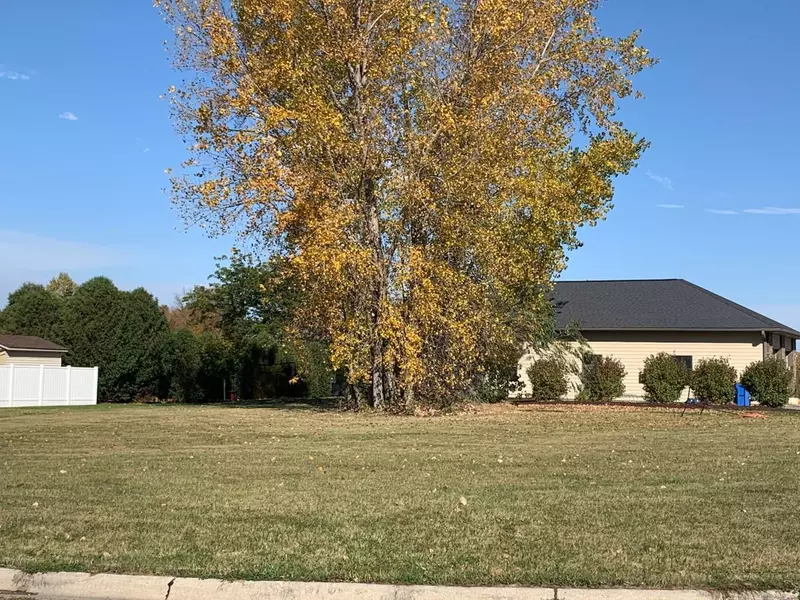 2166 NE Maple Leaf LN, Owatonna, MN 55060