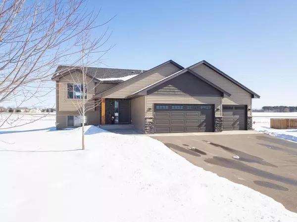 1620 18th CT S, Cambridge, MN 55008