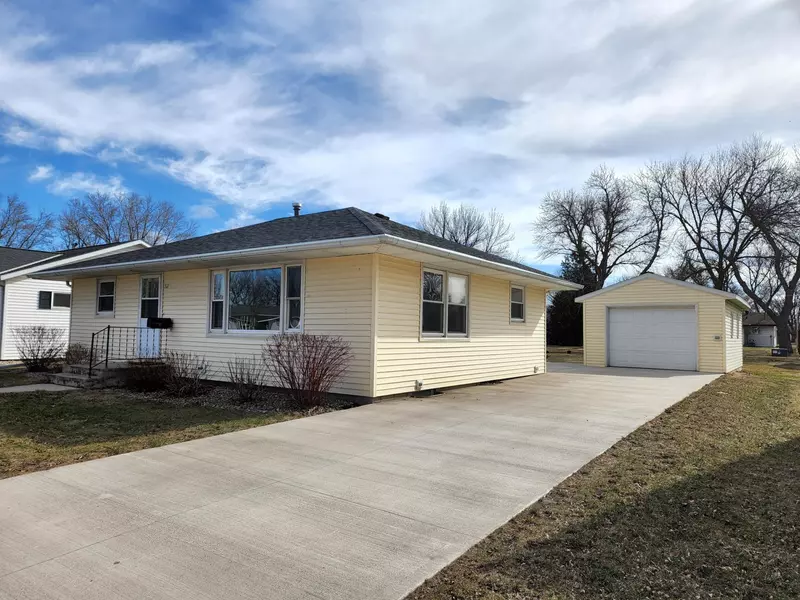 511 N Van Buren AVE, Springfield, MN 56087