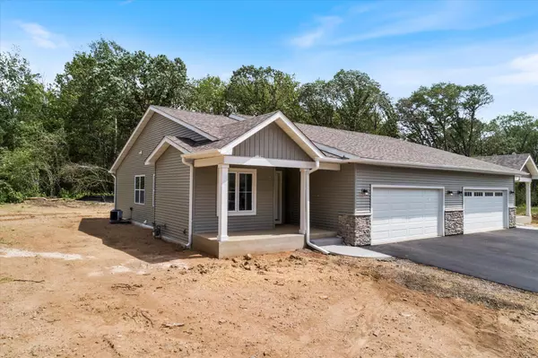 North Saint Paul, MN 55109,2085 Kari Lane