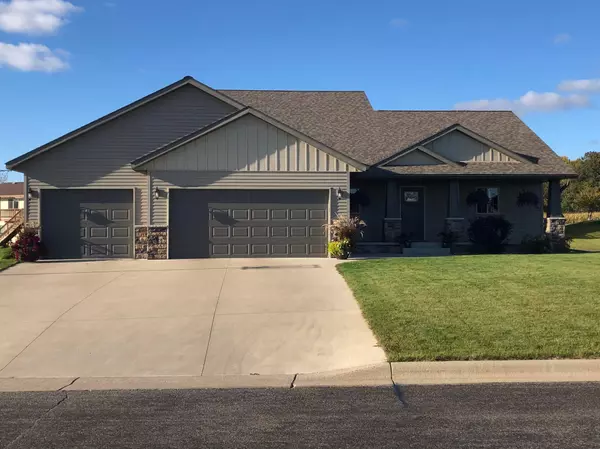 1315 Jasmine Lane E, Saint Joseph, MN 56374