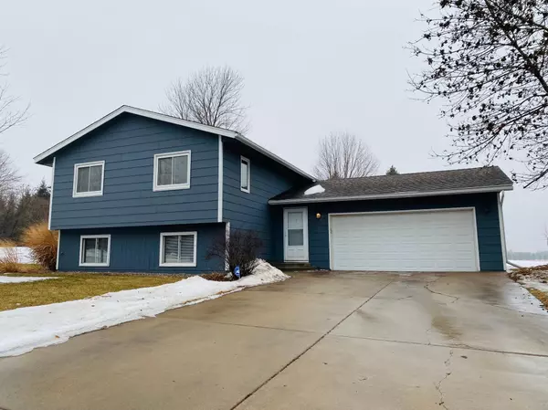 2070 Foothill TRL S,  Shakopee,  MN 55379