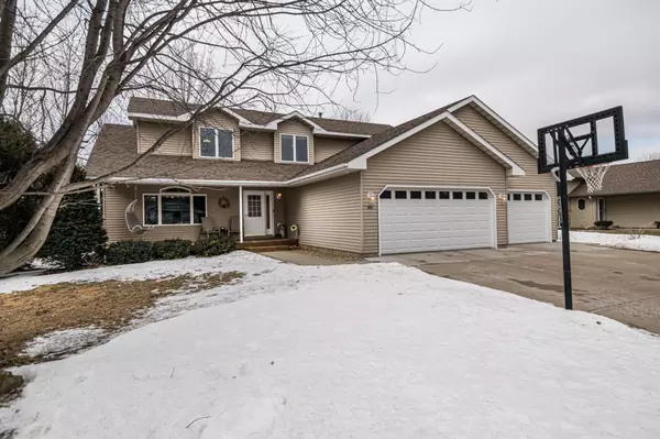 805 Jefferson AVE SW, Eyota, MN 55934