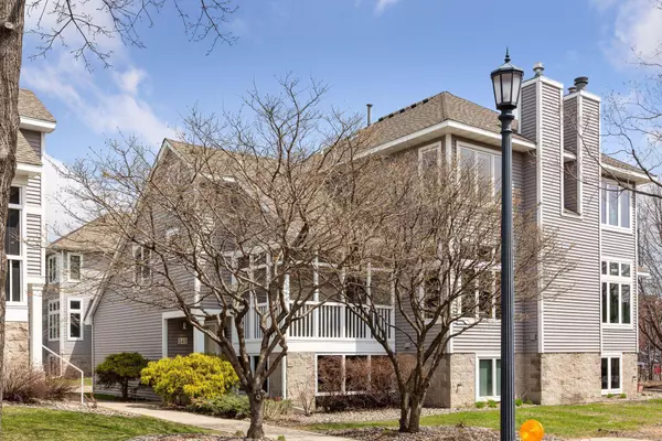Minneapolis, MN 55413,245 6th ST NE