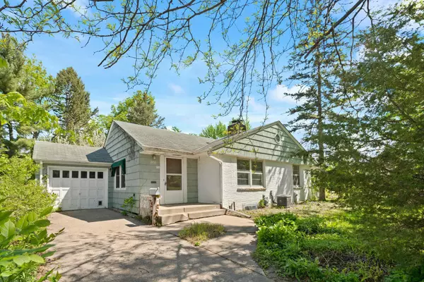 1735 Rome AVE, Saint Paul, MN 55116