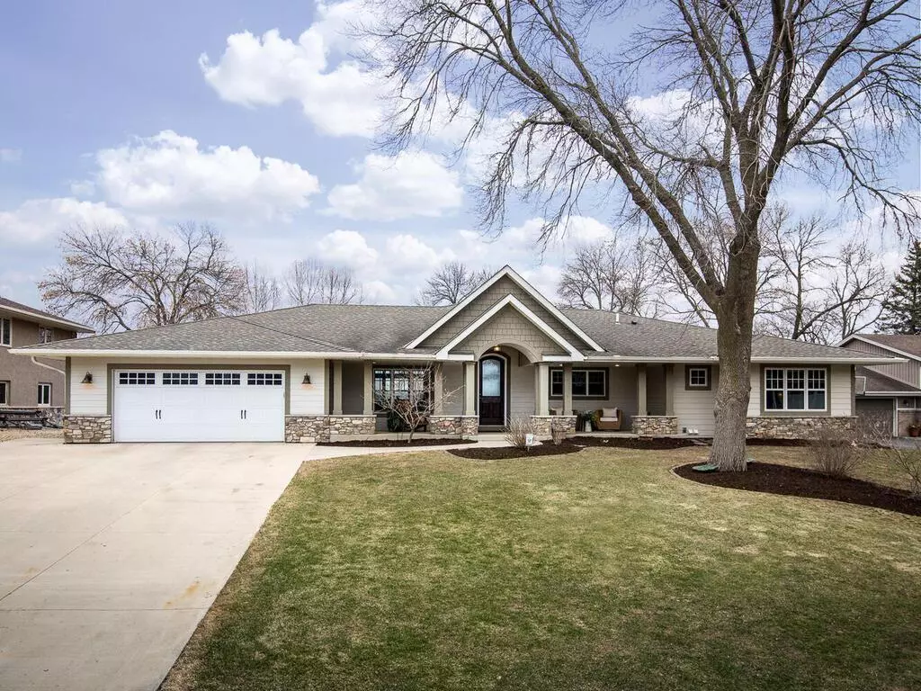 Prior Lake, MN 55372,15253 Edgewater CIR NE