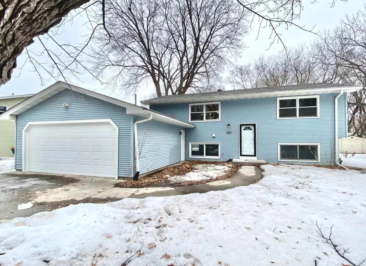 Blaine, MN 55449,8811 Goodhue ST NE