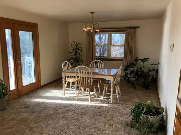 Alma, WI 54610,604 S 2nd ST