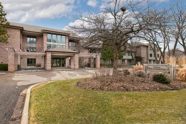 5501 Village DR #204,  Edina,  MN 55439